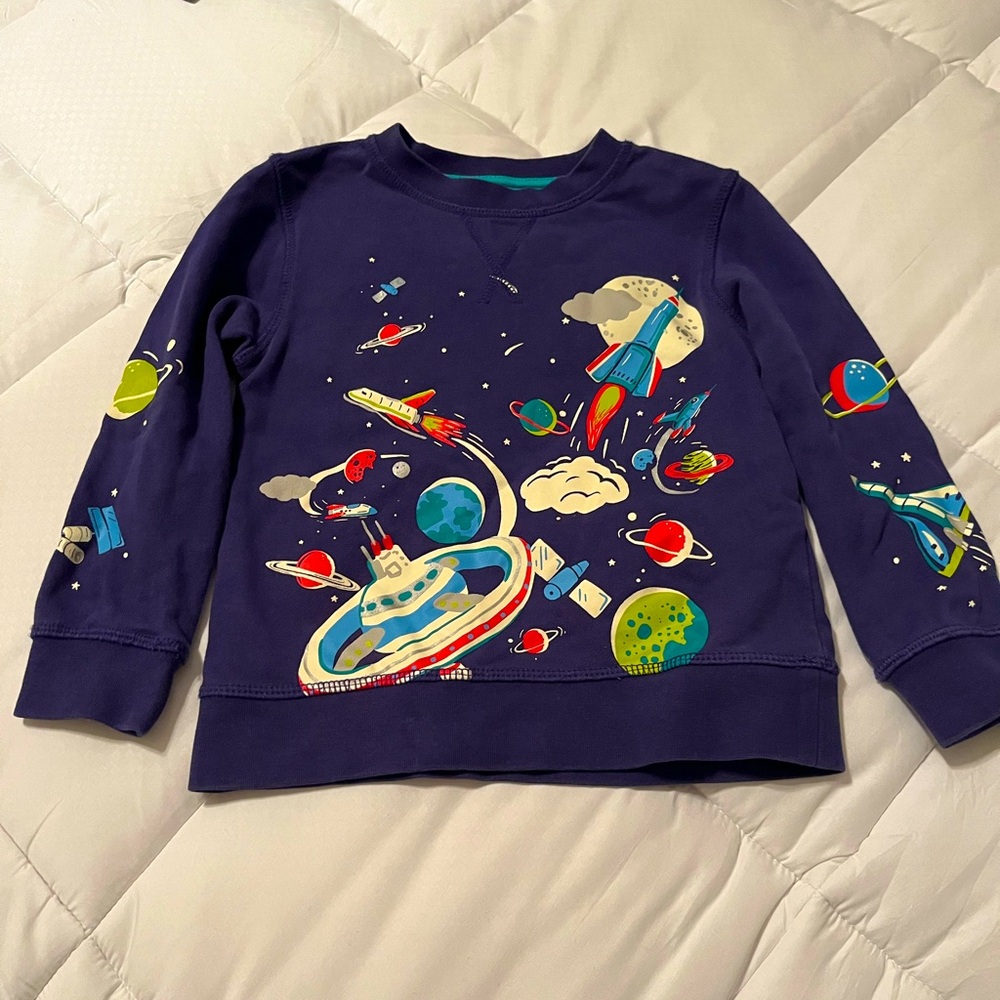 Mini Boden sweatshirt, EUC, navy blue and glows in the dark, hung to dry only